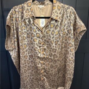 Jodifl Women’s NWT Gold leopard metallic top